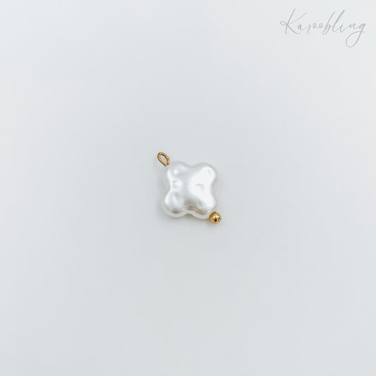 gold plated pearl clover charm (water & tarnish proof)