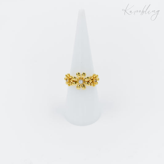 gold plated triple flower ring (water & tarnish proof)