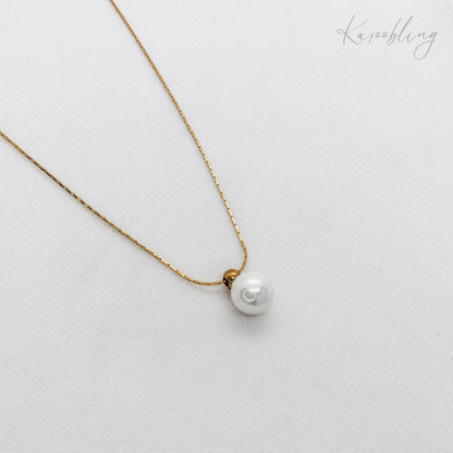 18K Gold Plated Pearl Pendant Necklace - close up