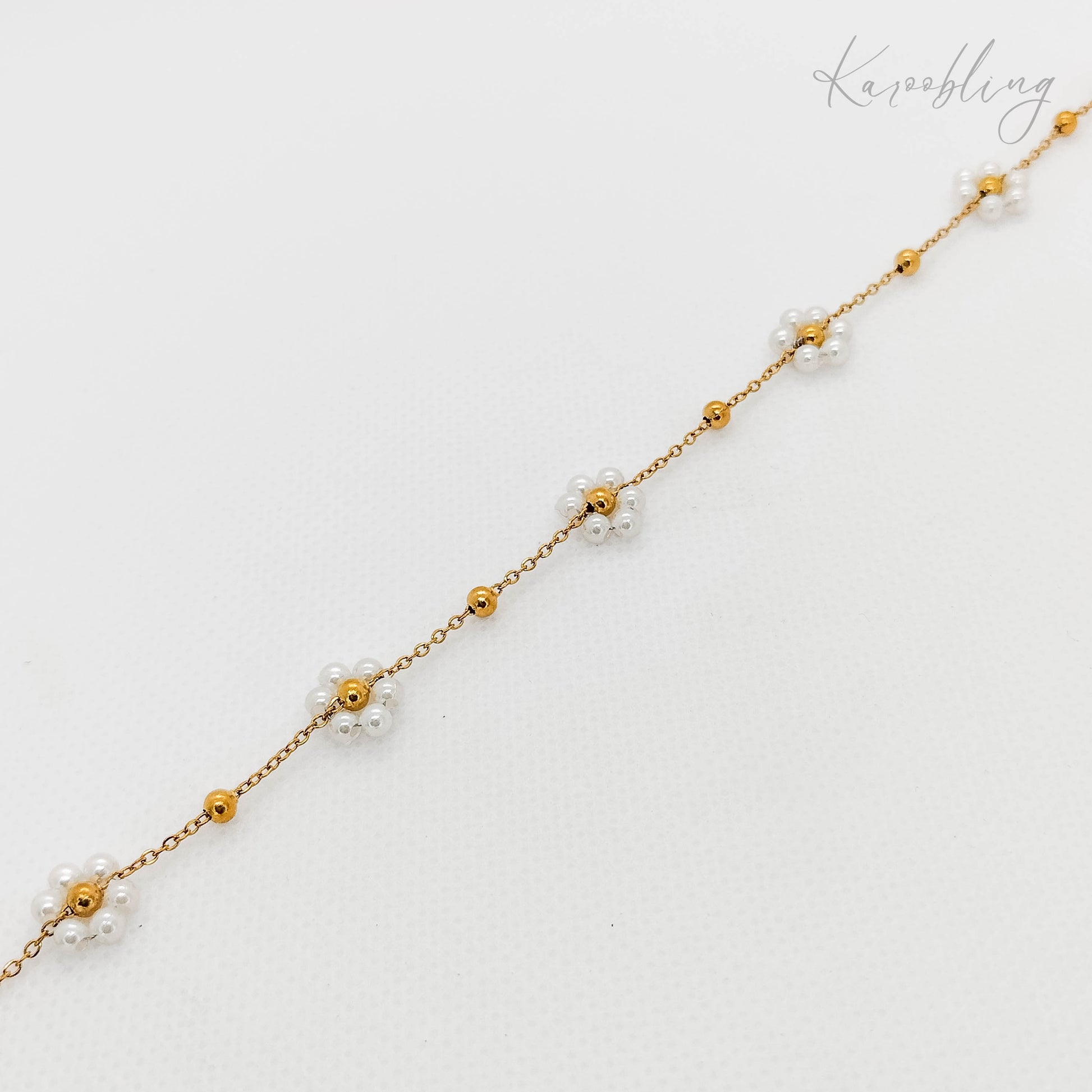 18k gold plated pearly beaded daisy pendant bracelet (water & tarnish proof)