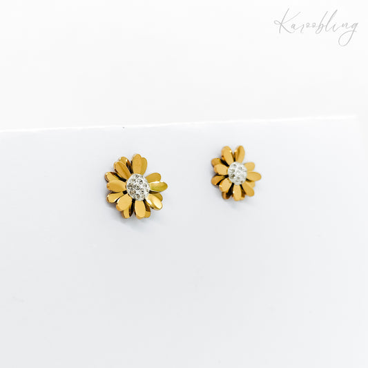 18K gold plated two-tone daisy stud earrings (water & tarnish proof)