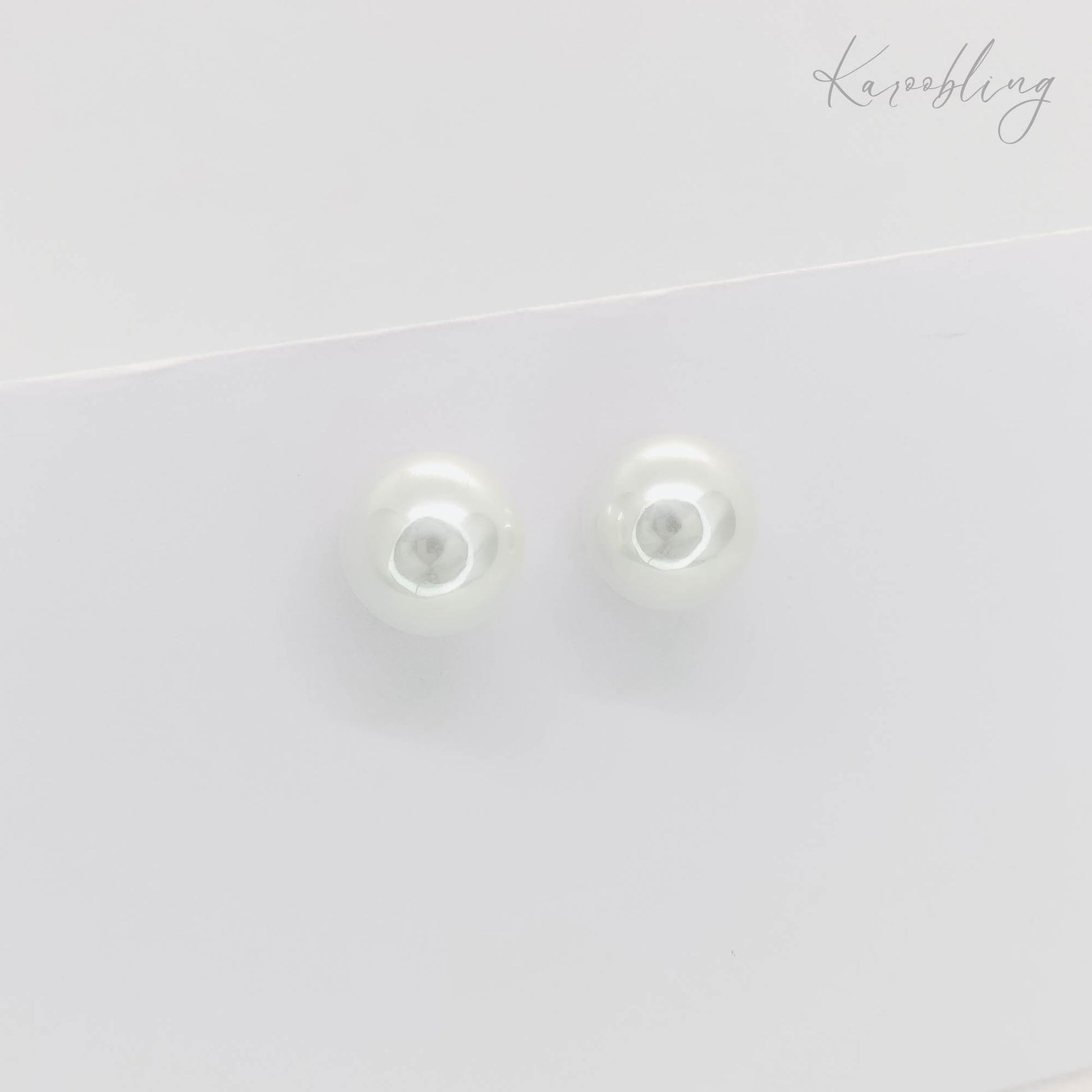 basic pearl stud earrings