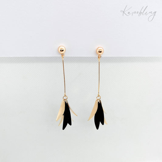 Black Graceful Bloom Dangle Earrings