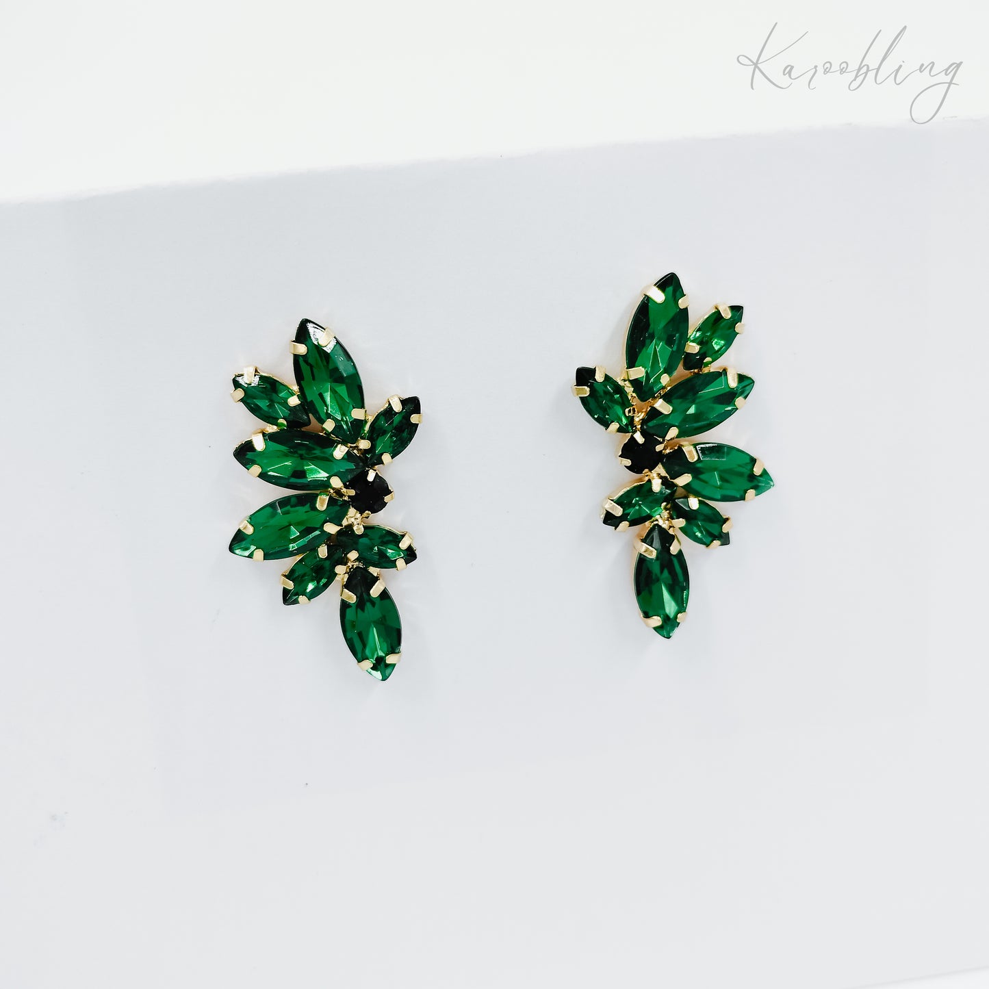 emerald spark statement stud earrings gold plated (fashion jewellery)