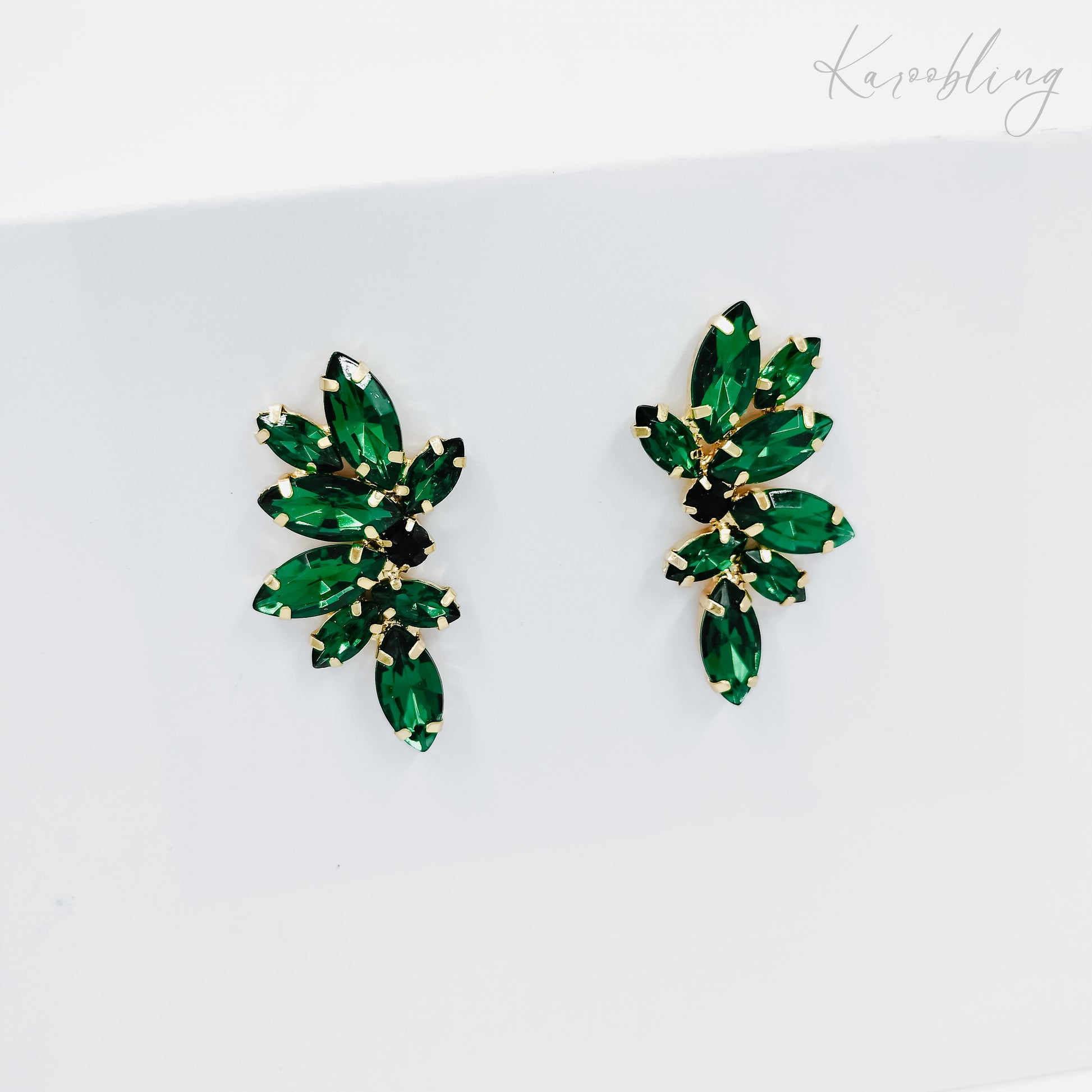emerald spark statement stud earrings gold plated (fashion jewellery)