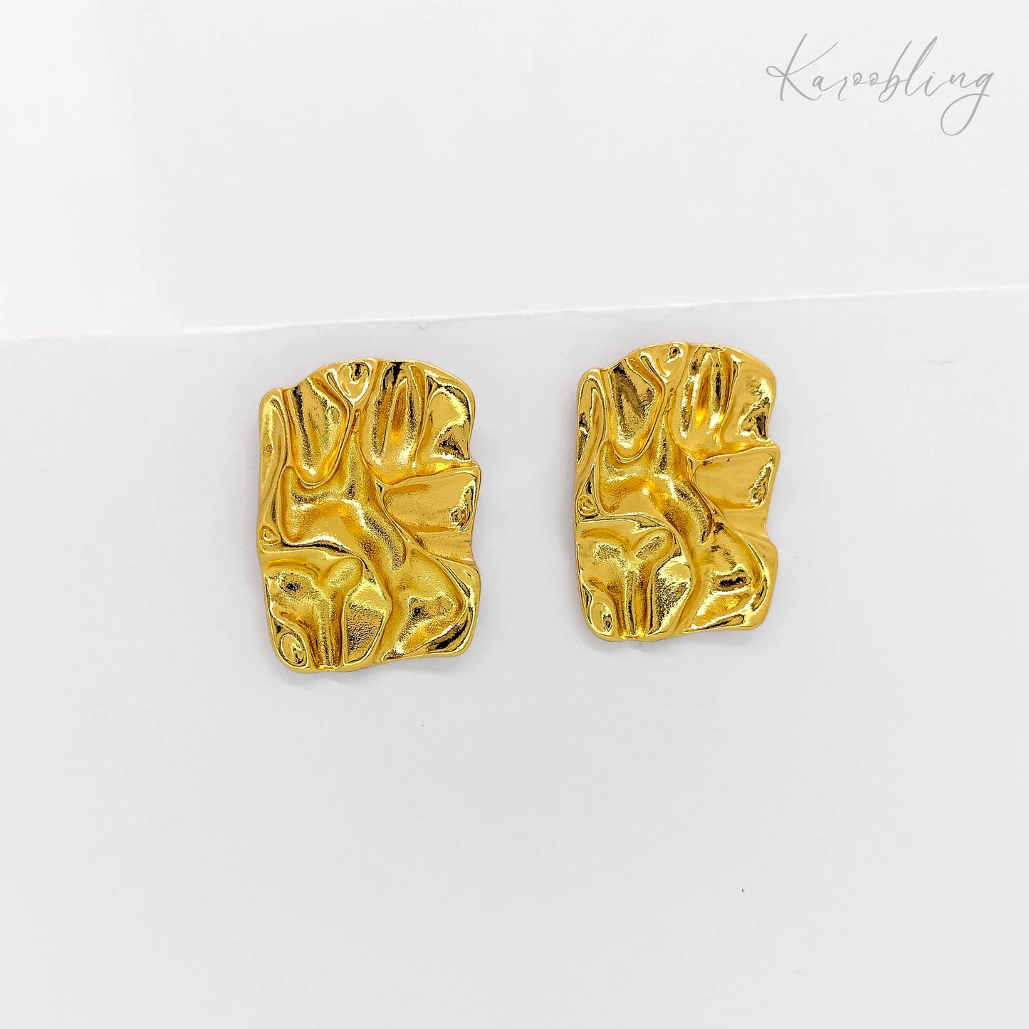 gold hammer texture rectangular stud earrings (water & tarnish proof)