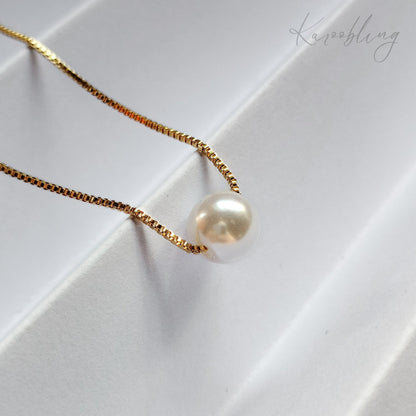 Gold Pearl Harmony Necklace - close up