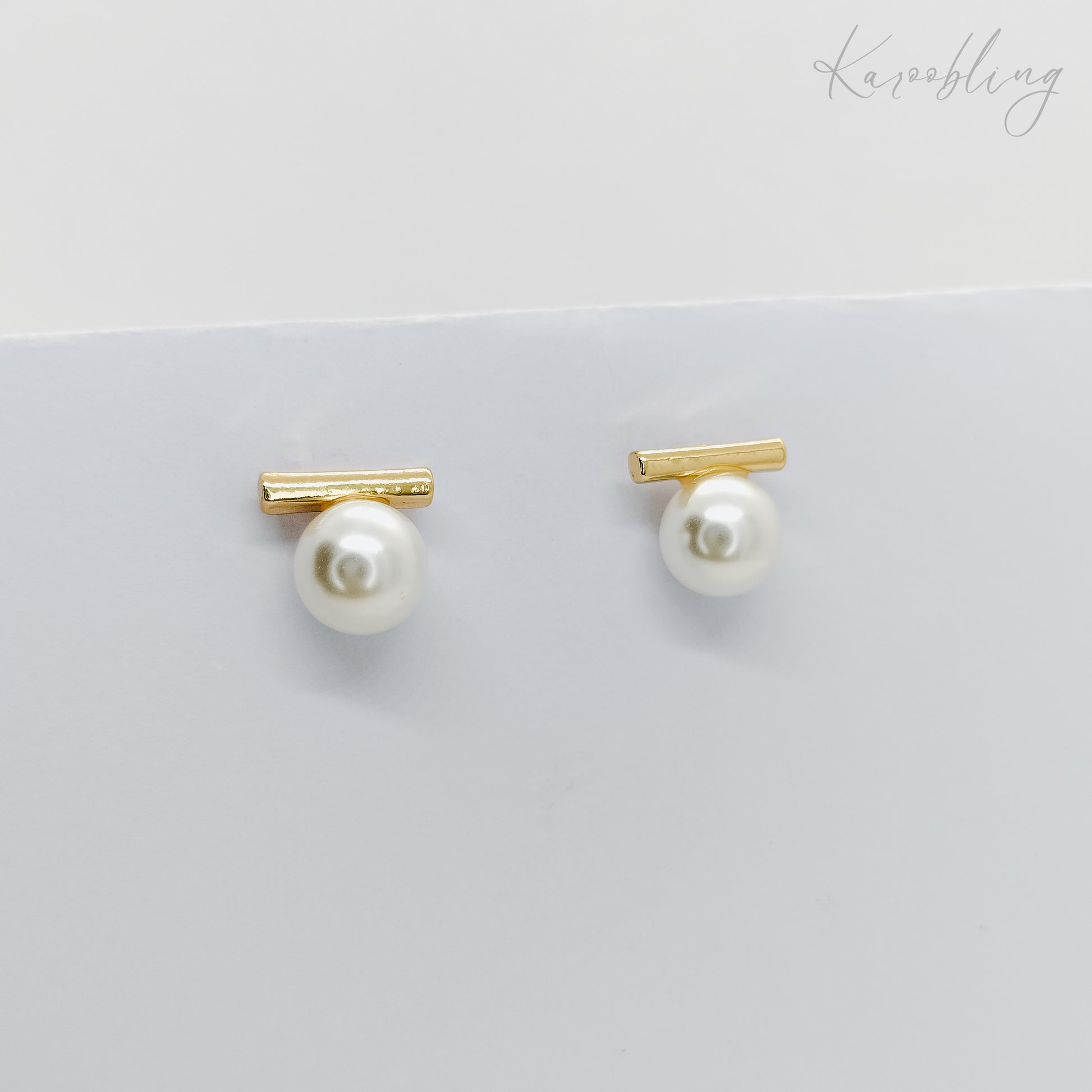 gold pearl stud earrings