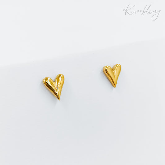 gold plated heart stud earrings (water & tarnish proof)