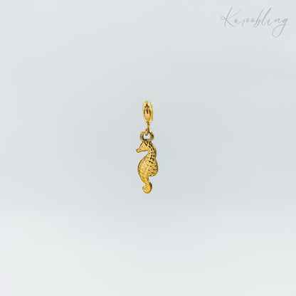 gold plated seahorse charm (water & tarnish proof)