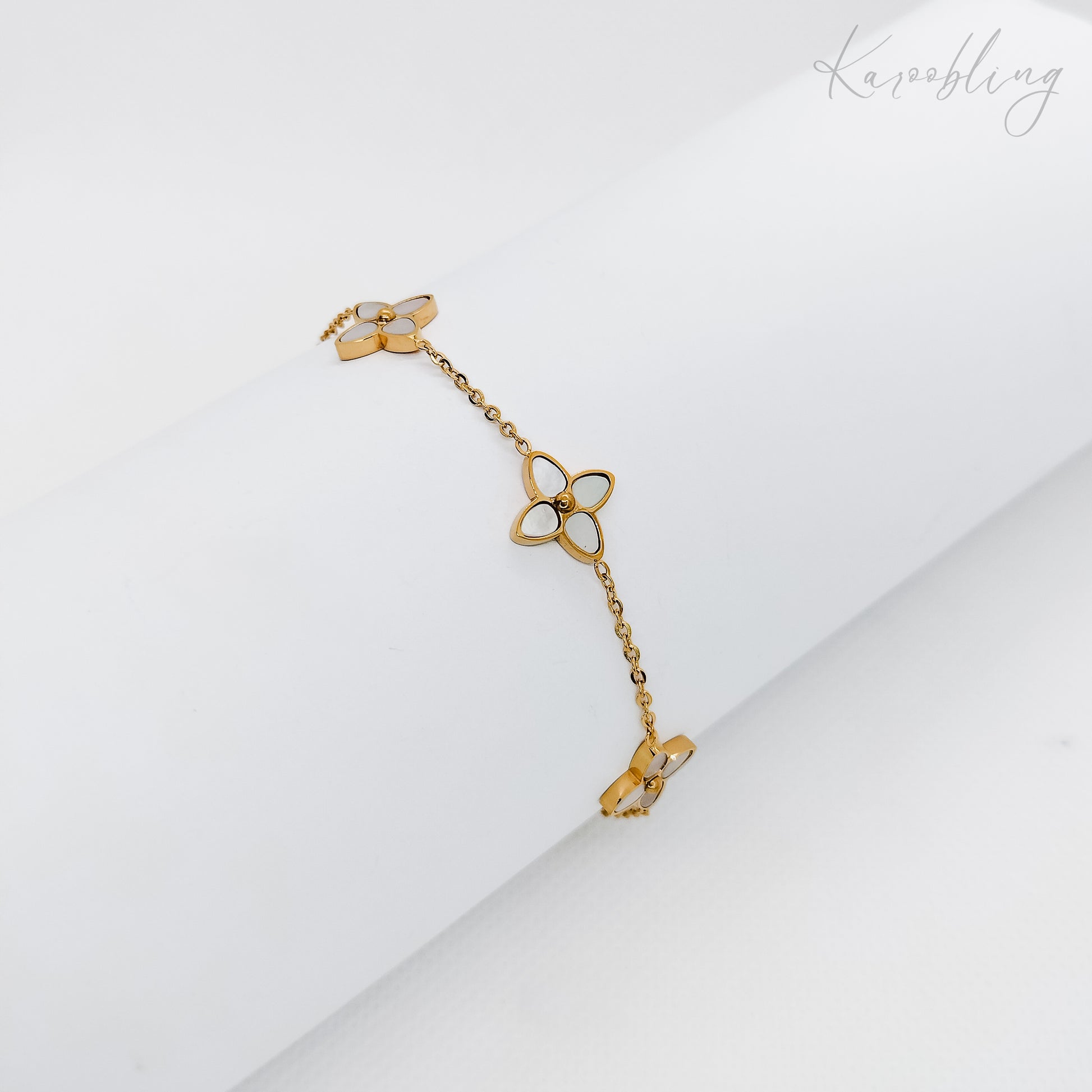 gold plated shell clover bracelet (water & tarnish proof)