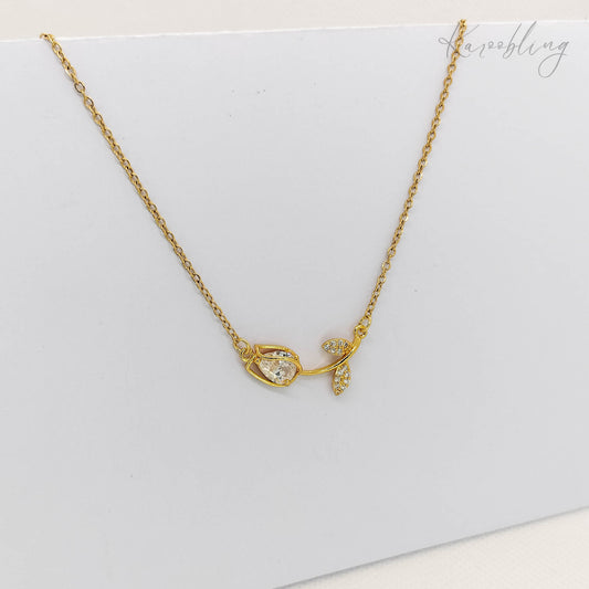 gold tulip necklace (water & tarnish proof)