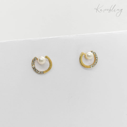 horseshoe pearl stud earrings