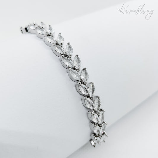 Elegant Silver Leaf Pullcord Bracelet