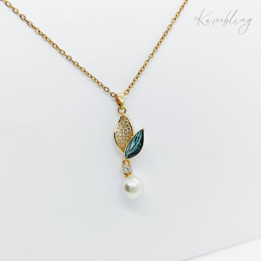 leaves & pearl pendant necklace gold plated (water & tarnish proof)