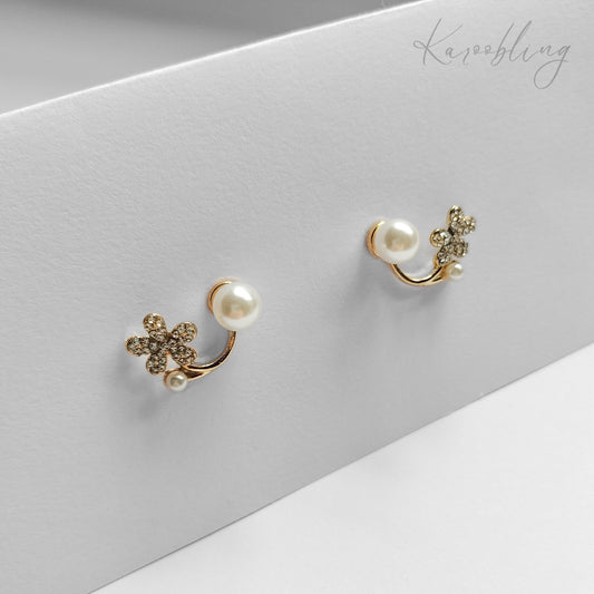 Pearly Bloom Elegance Earrings