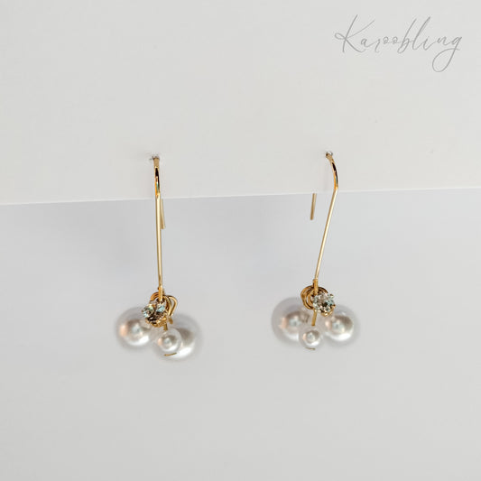 Pearly Elegance Dangle Earrings