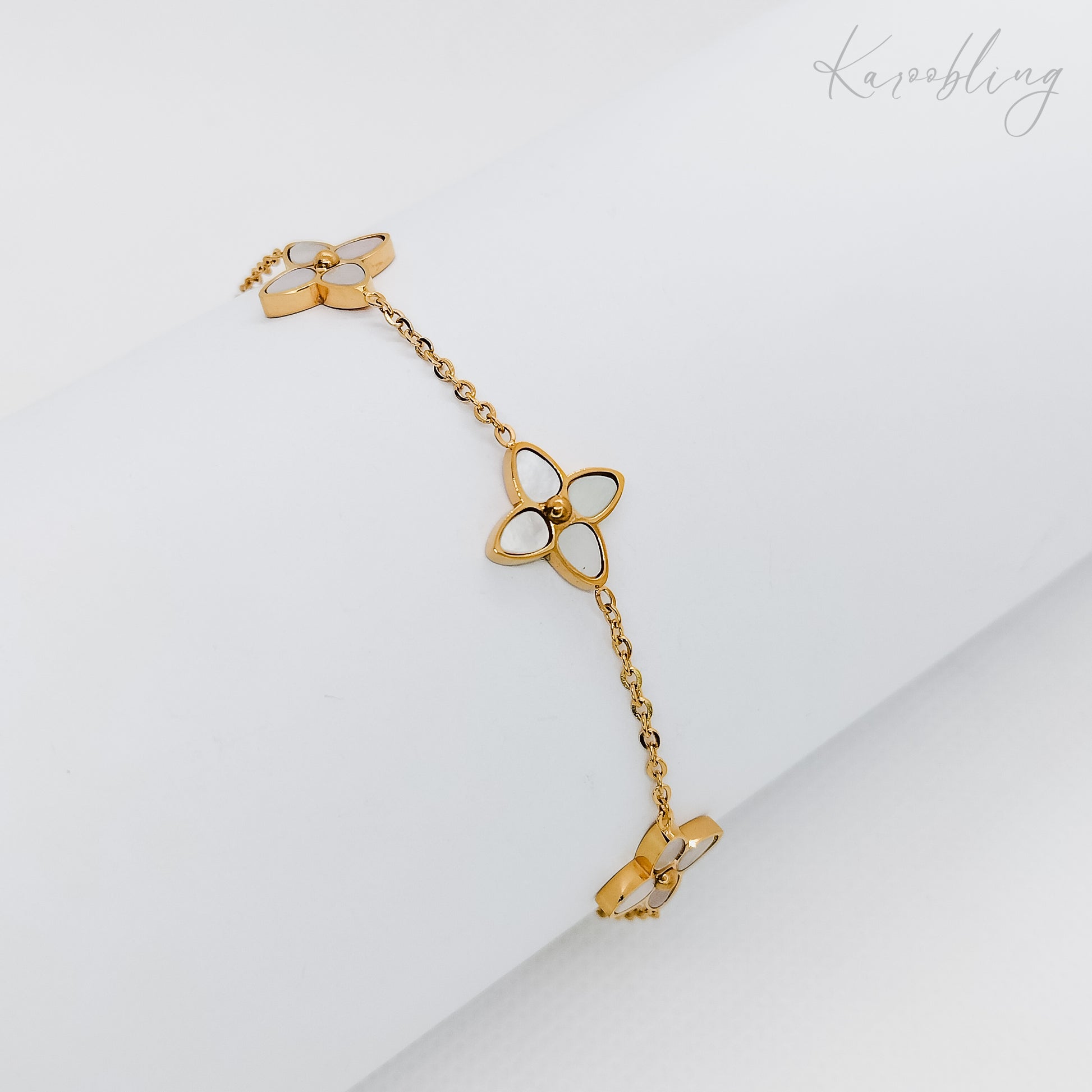 shell clover bracelet gold plated (water & tarnish proof)