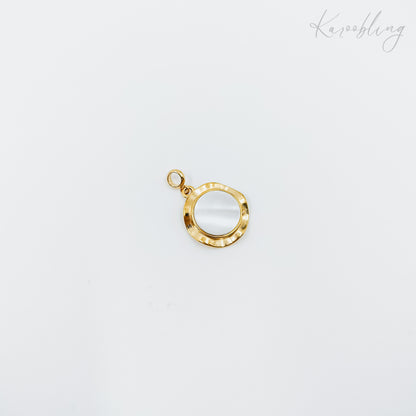 shell inlay charm gold plated (water & tarnish proof)