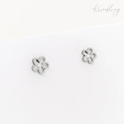 silver-plated hollow flower stud earrings (water & tarnish proof)