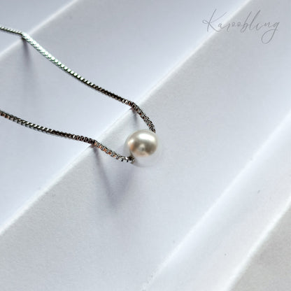 Silver Pearl Harmony Necklace - close up