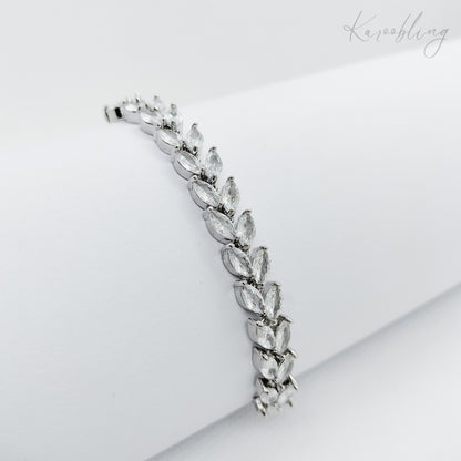 Elegant Silver Leaf Pullcord Bracelet