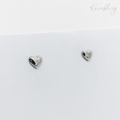 stainless steel tiny heart stud (water & tarnish proof)