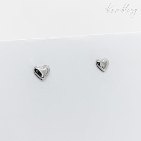 stainless steel tiny heart stud (water & tarnish proof)