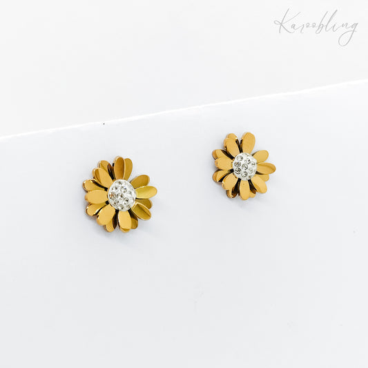 two-tone 18K gold plated daisy stud earrings (water & tarnish proof)