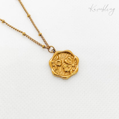 unique flower pendant necklace gold-plated (water & tarnsh proof)